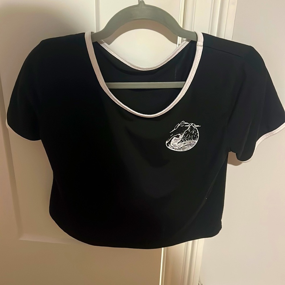 Kids Large/womens small black T shirt
